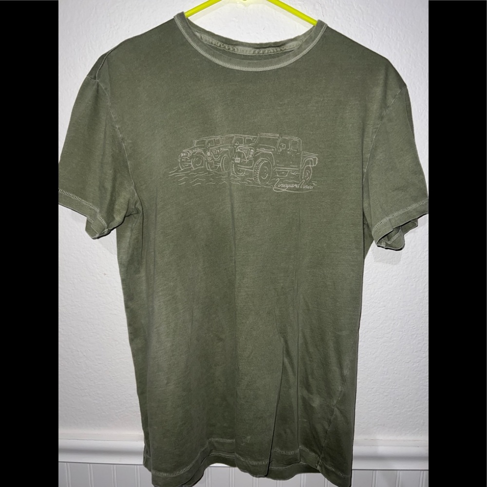 Mens Small Vineyard Vines Tee